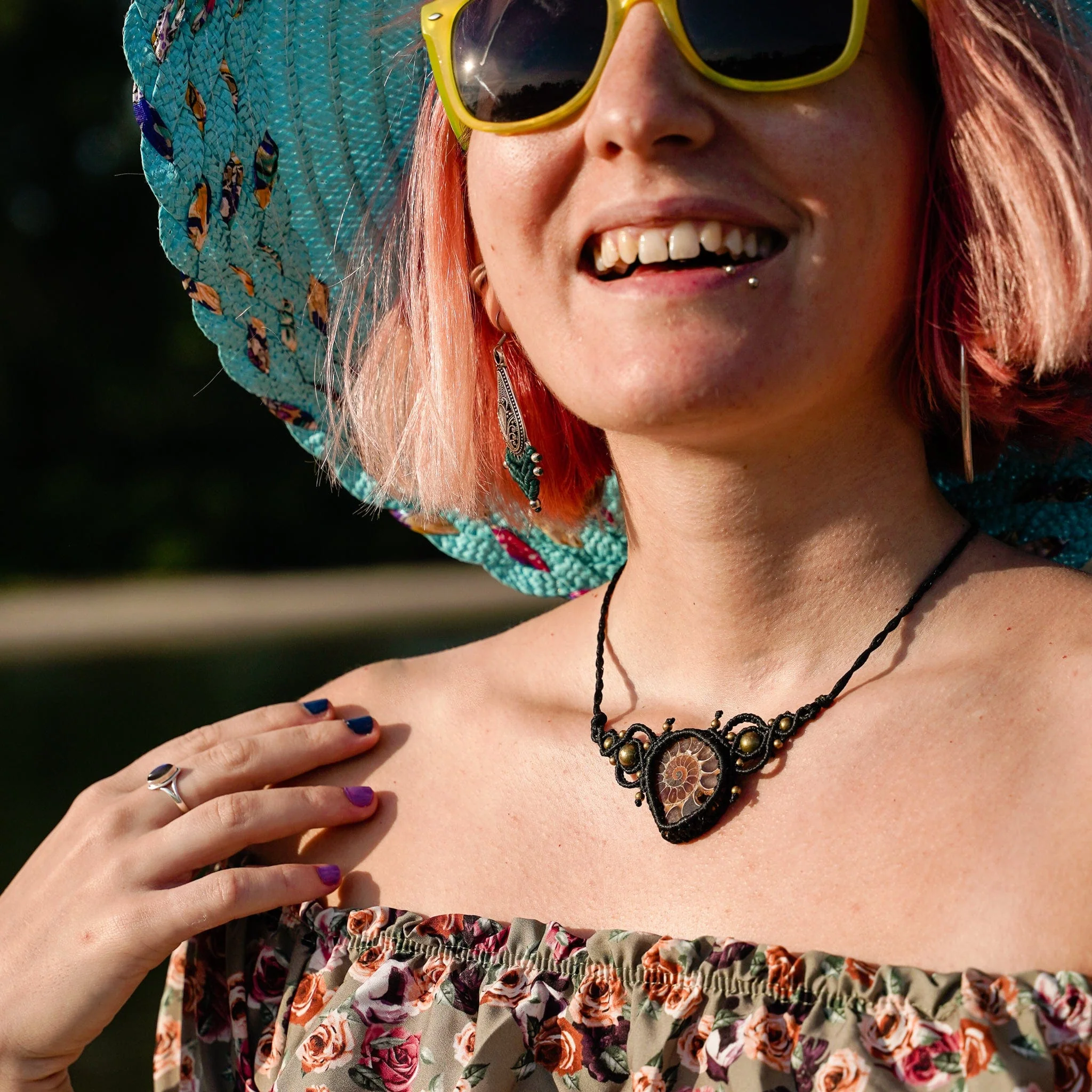 Dark Shell Necklace - Image 4