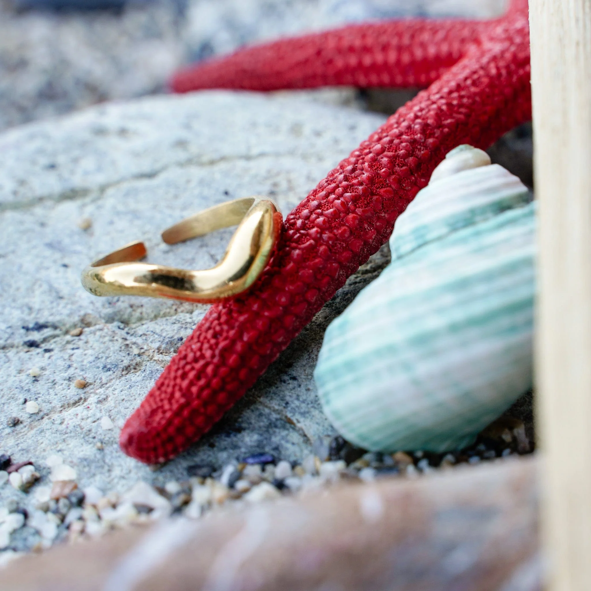 Golden Simplicity Ring - Image 3