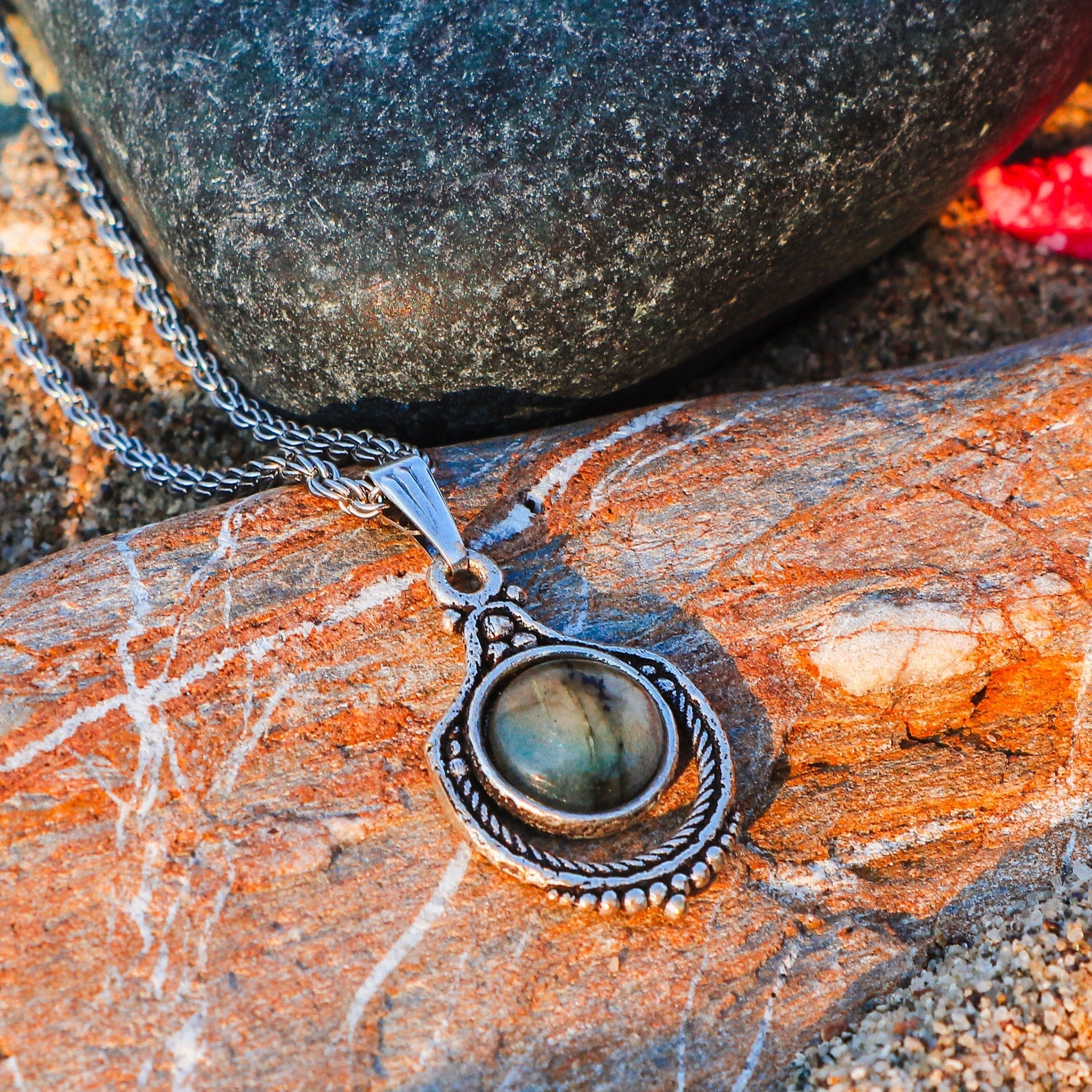 Old Fashioned Necklace - Image 3