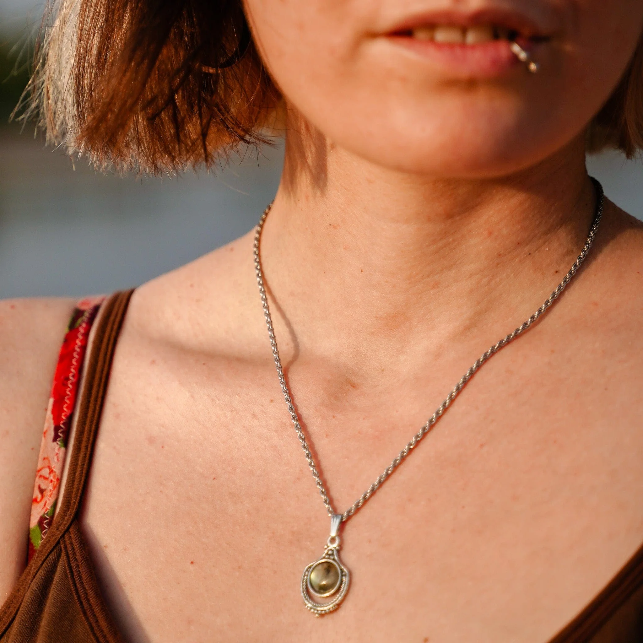Old Fashioned Necklace - Image 4