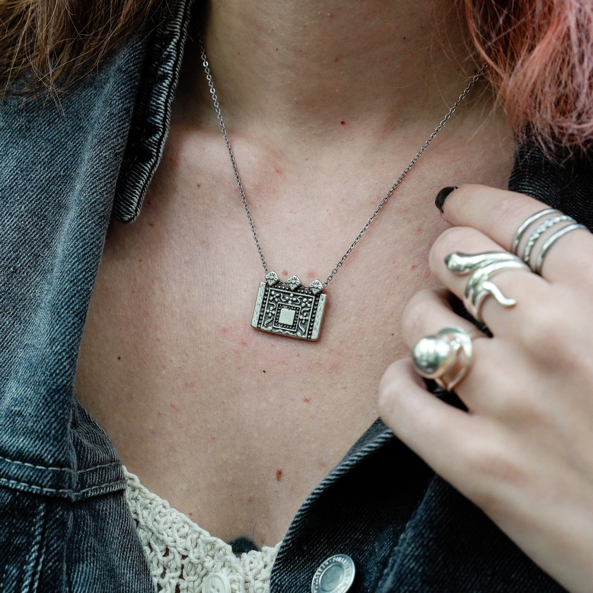 Oldschool Era Necklace - Image 2
