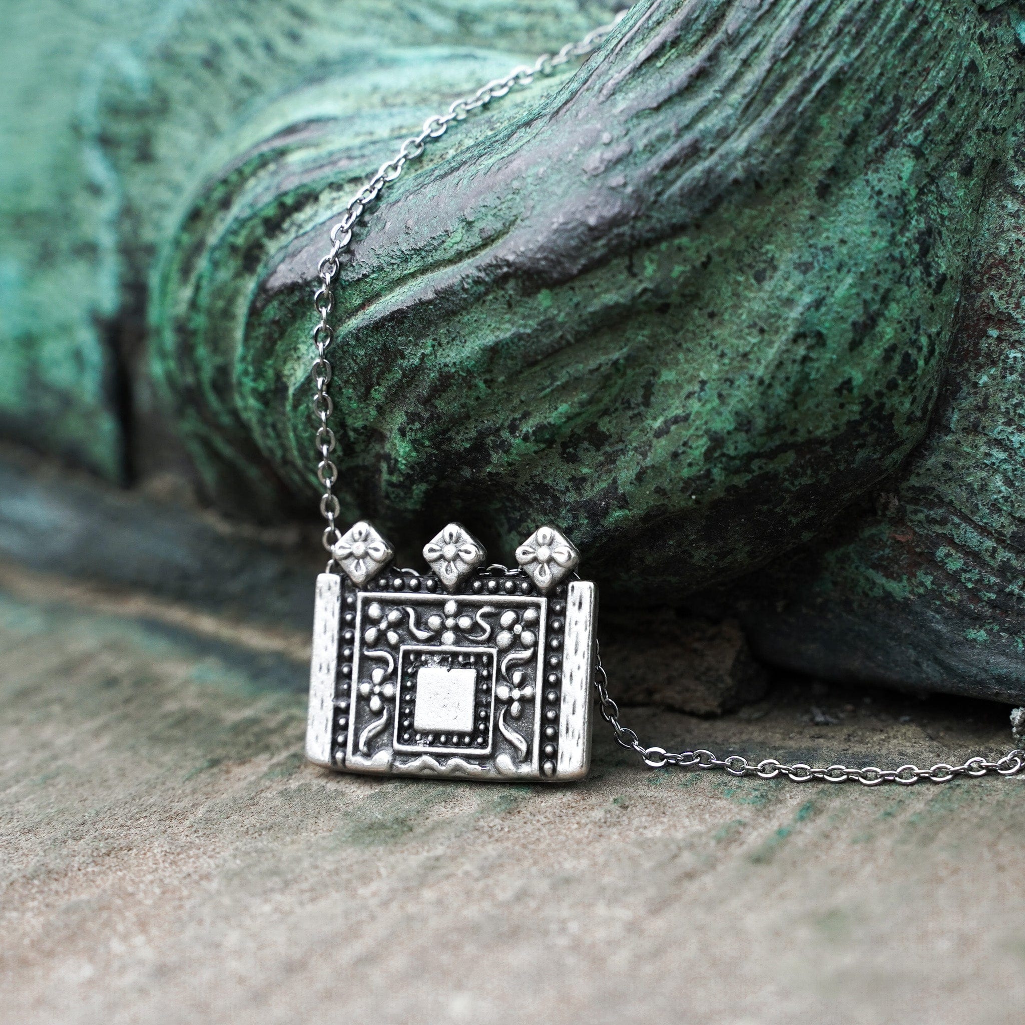 Oldschool Era Necklace - Image 5