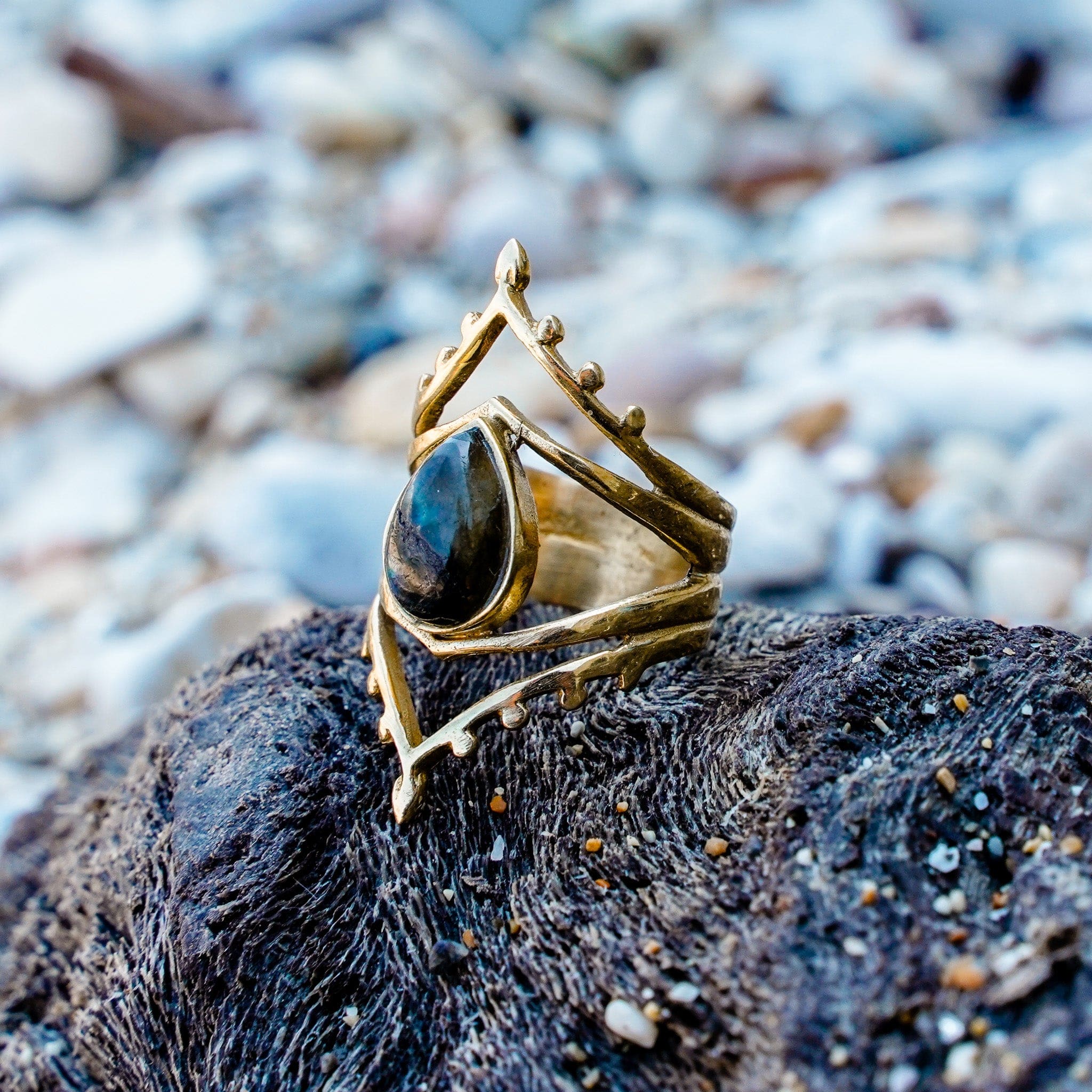 Queen's Crown Ring - Image 4