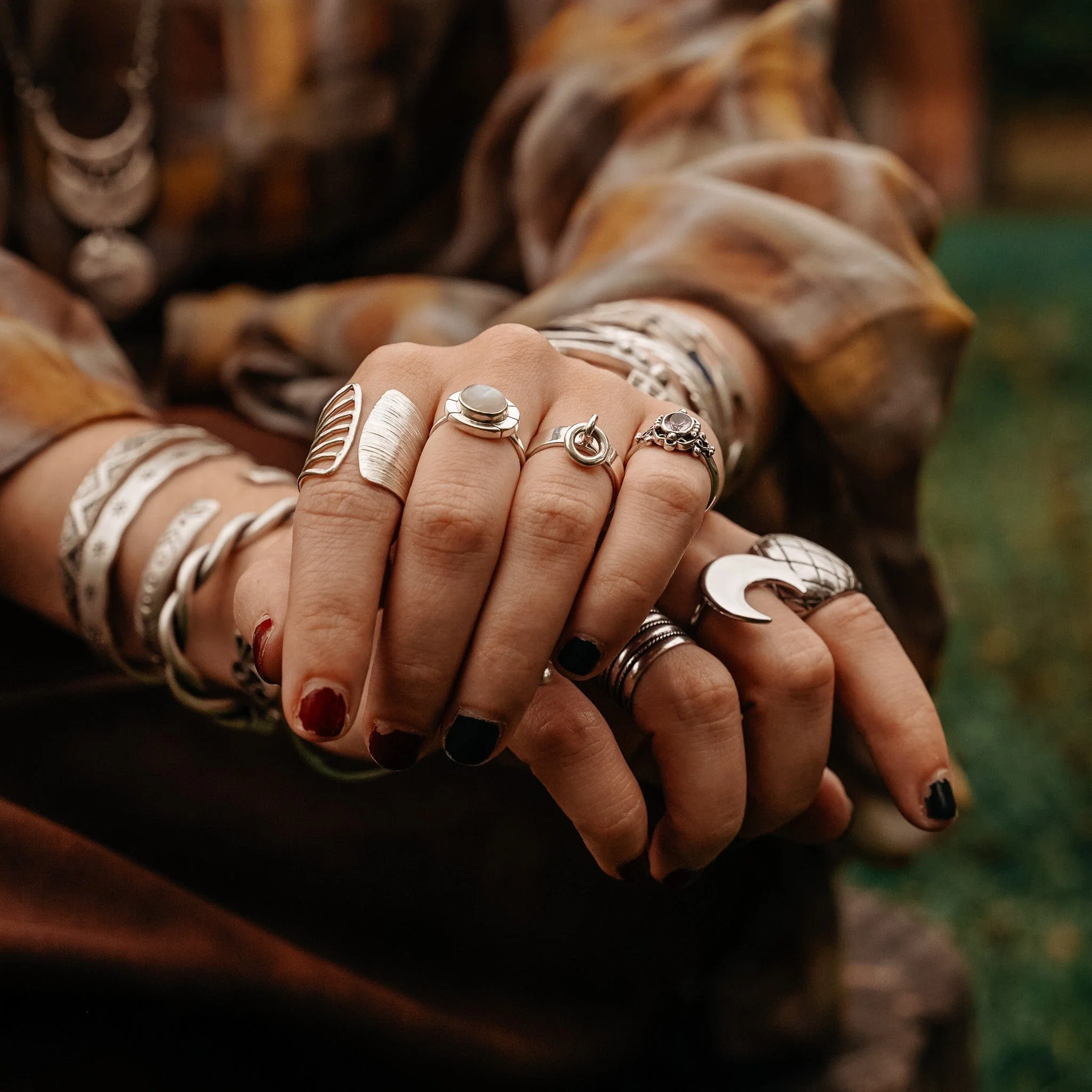 Quiet Loop Ring - Image 5