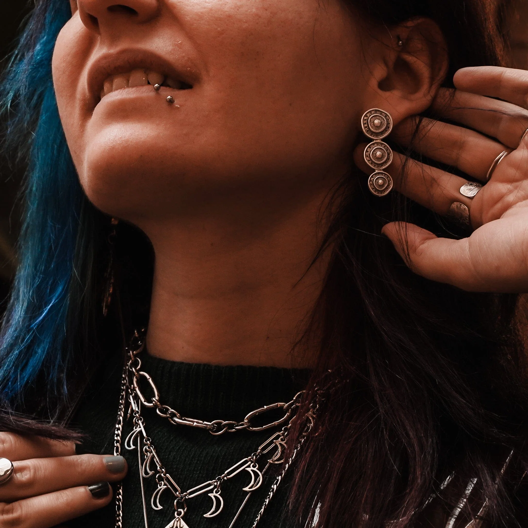Shield Of Three Earrings - Image 4