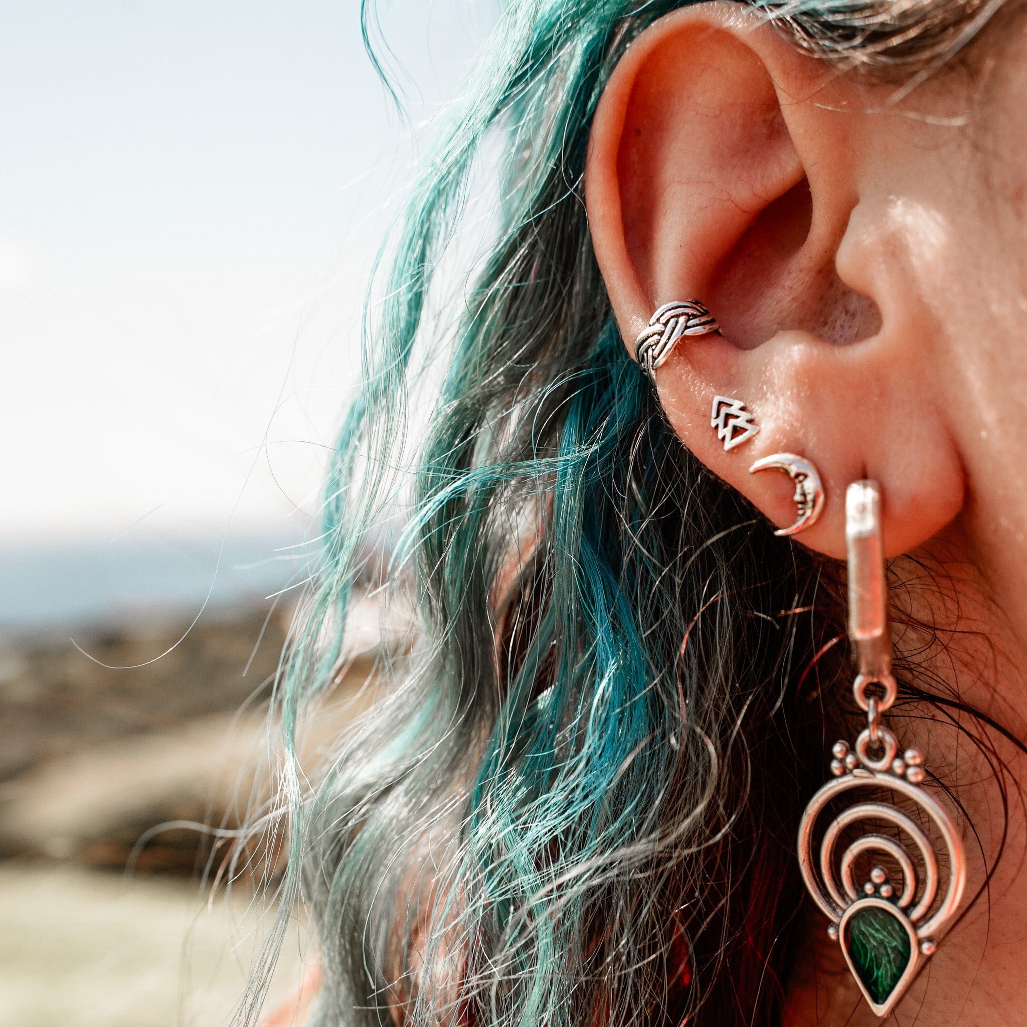 Twist Ear Cuff - Image 2