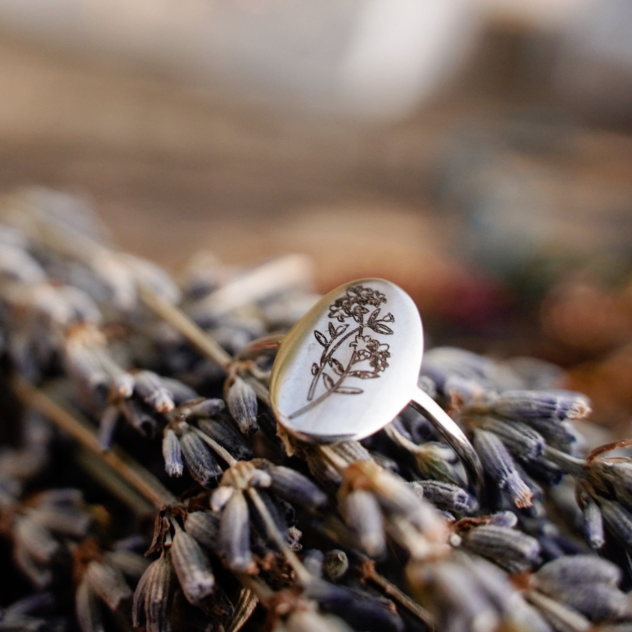 Viva Petal Ring - Image 3