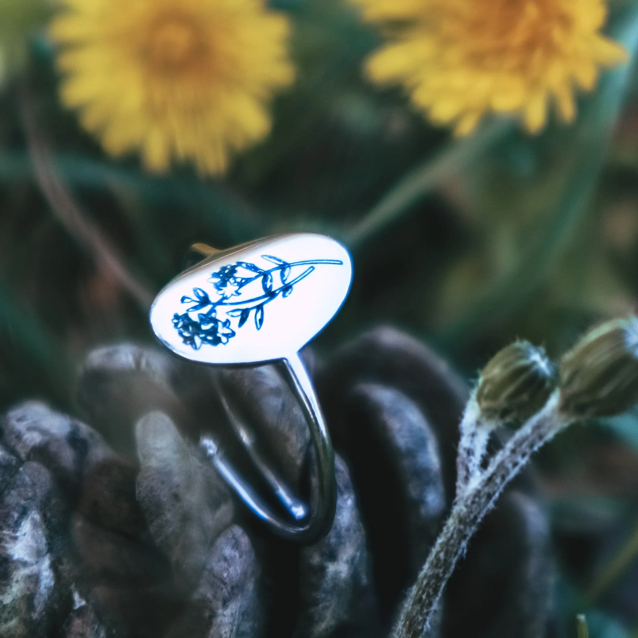 Viva Petal Ring - Image 5