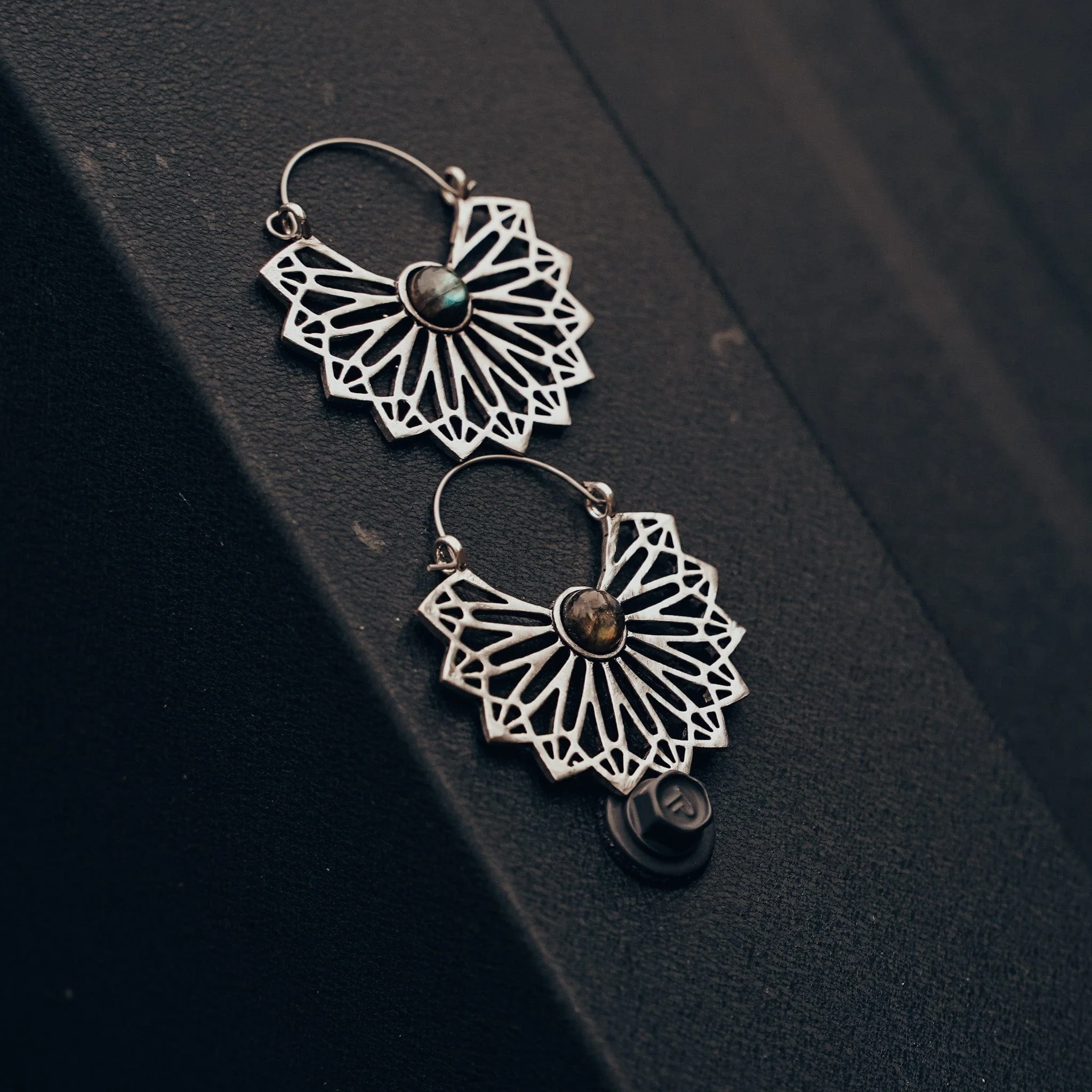 Wandergleam Earrings - Image 3